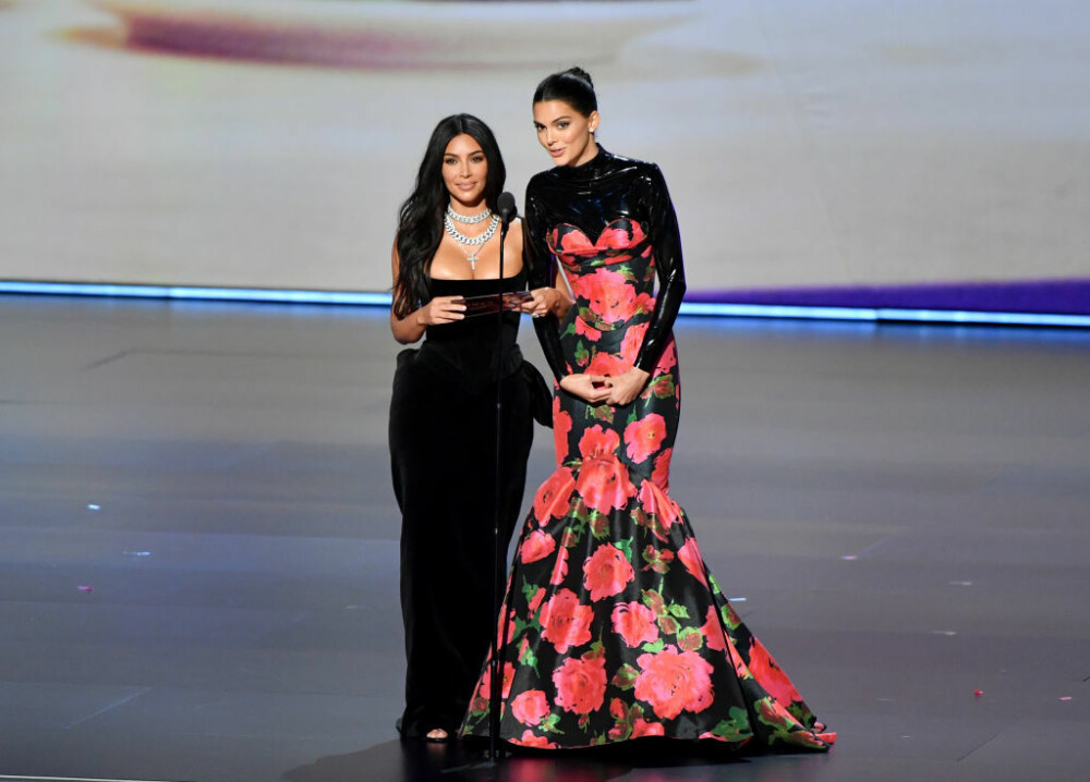 Surorile Kardashian, umilite la premiile Emmy. Momentul care a stârnit hohote de râs - Imaginea 6