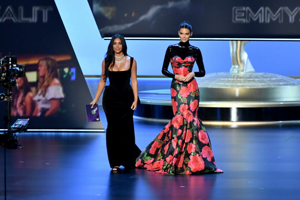 Surorile Kardashian, umilite la premiile Emmy. Momentul care a stârnit hohote de râs - Imaginea 2
