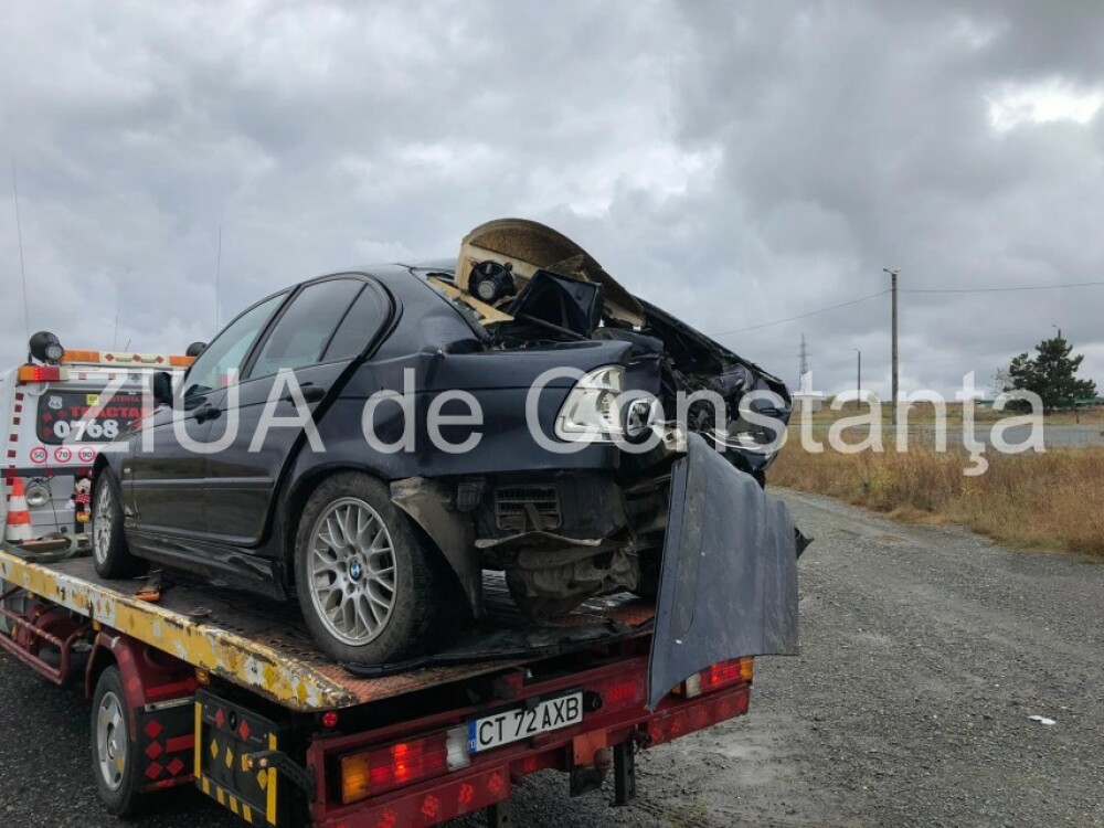 Un șofer a intrat cu mașina în pom și a ucis un om, în Constanța. FOTO - Imaginea 1