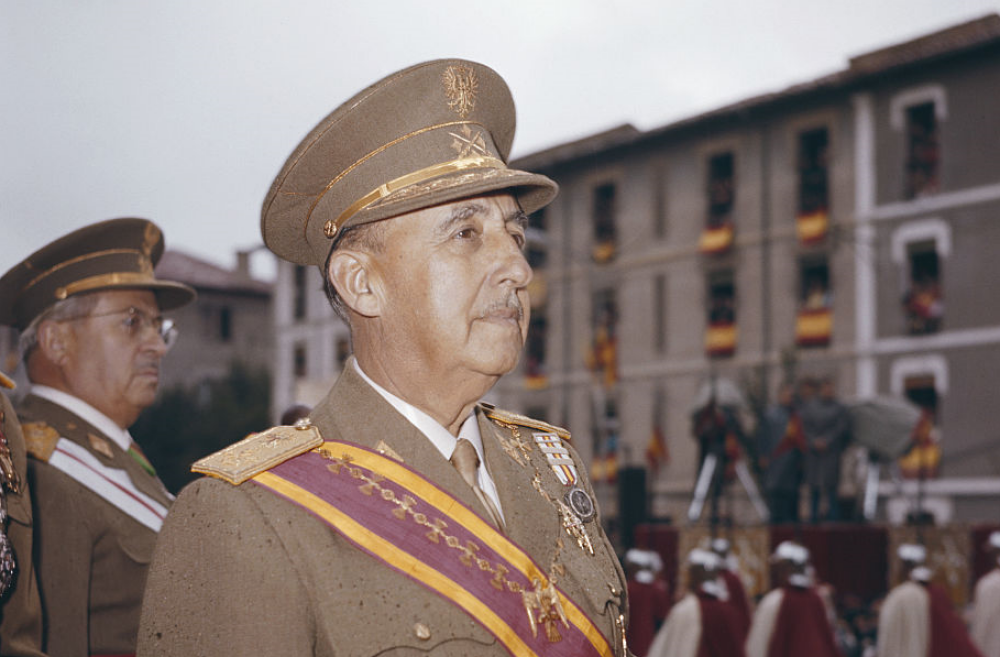 Trupul dictatorului spaniol Francisco Franco a fost exhumat și va fi mutat în Madrid - Imaginea 10