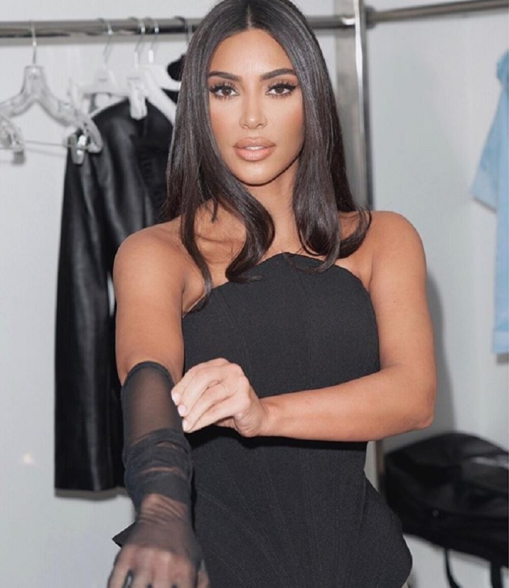 Kim Kardashian le promite femeilor că vor avea talia mult visată. Ce produs va lansa - Imaginea 2