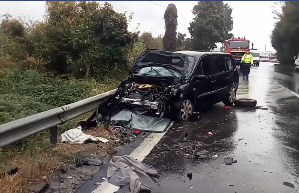 2 morți și 9 răniți în două accidente în care au fost implicate opt mașini, în Vâlcea - Imaginea 1