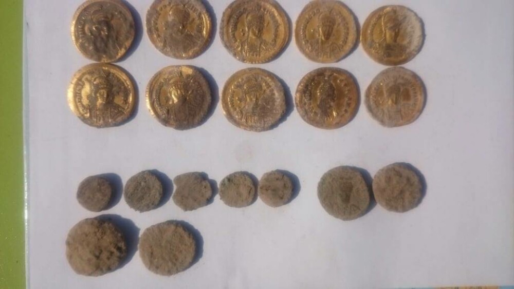 Zeci de monede din aur și bronz vechi de peste 1.500 de ani, descoperite în Bulgaria - Imaginea 5