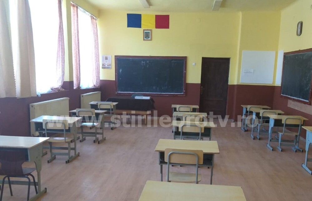 O școală cu 410 copii nu acceptă ”scenariul roșu”: Ne e teamă, dar nu suntem iresponsabili - Imaginea 3