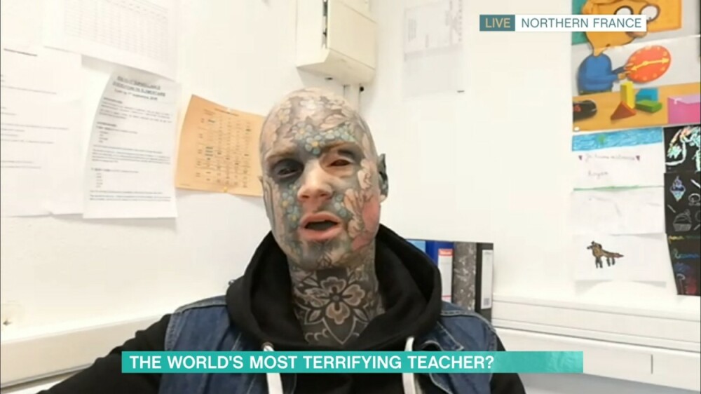 Profesor cu corpul plin de tatuaje, interzis la grădiniță. Un copil a avut coșmaruri din cauza lui - Imaginea 1