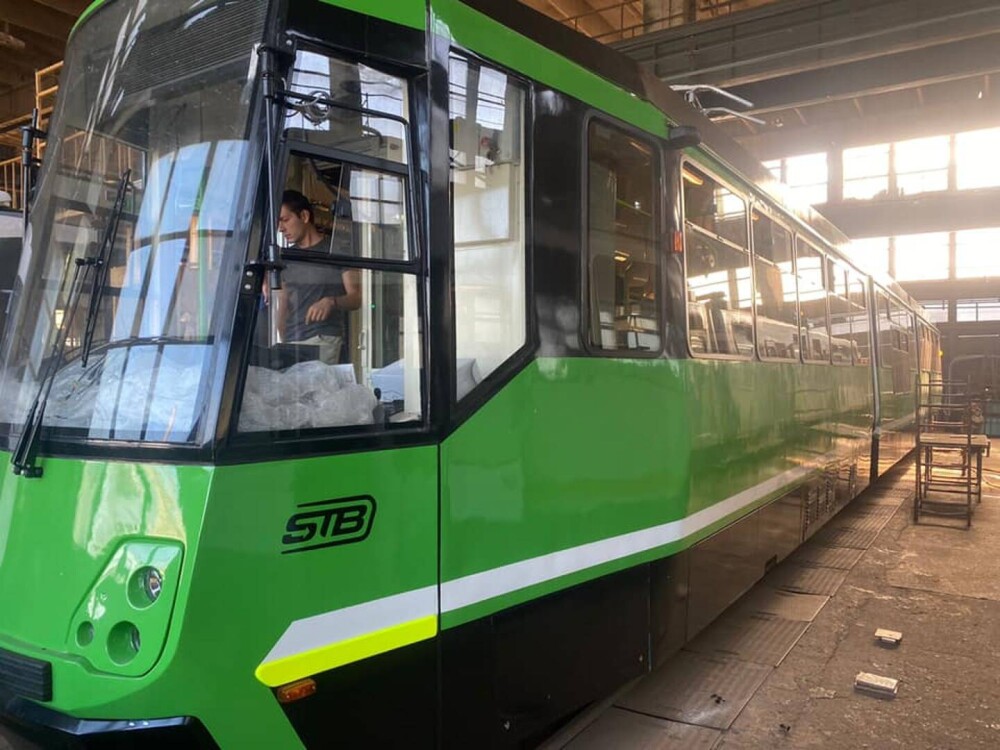 FOTO. Trei tramvaie din București au fost modernizate și sunt pregătite să iasă pe traseu. Ce îmbunătățiri vor avea - Imaginea 1