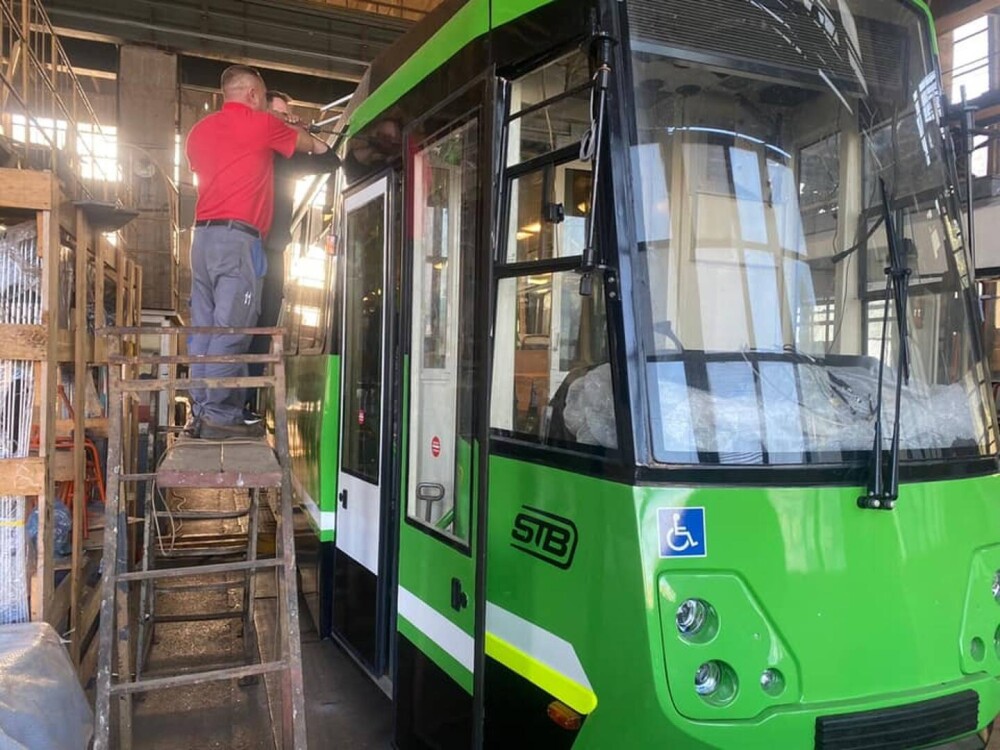 FOTO. Trei tramvaie din București au fost modernizate și sunt pregătite să iasă pe traseu. Ce îmbunătățiri vor avea - Imaginea 3
