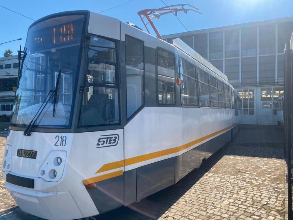 FOTO. Trei tramvaie din București au fost modernizate și sunt pregătite să iasă pe traseu. Ce îmbunătățiri vor avea - Imaginea 2