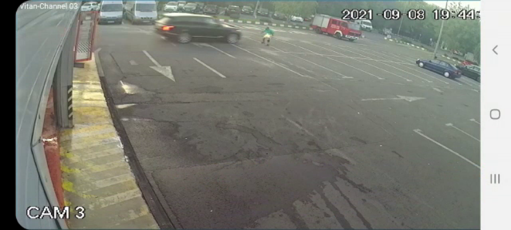 Un angajat al unei spălătorii auto din București, lovit intenționat cu mașina de un client - Imaginea 1