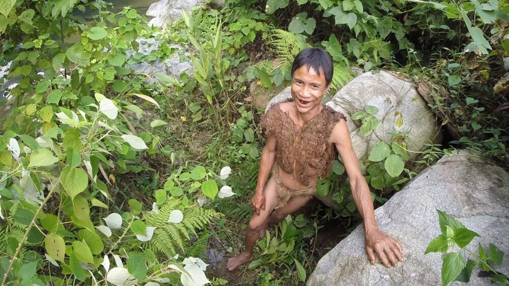 Un bărbat supranumit „Omul junglei”, care a trăit 40 de ani în pădure, a murit de cancer - Imaginea 2