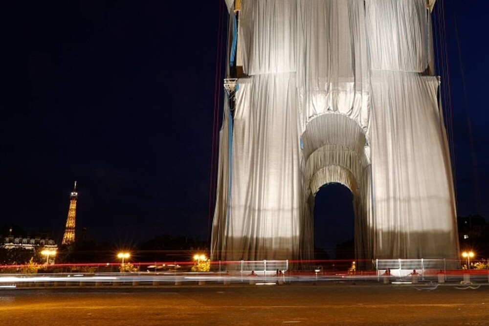 GALERIE FORO. Arcul de Triumf din Paris, învelit cu un material reciclabil. Lucrarea a costat 14 milioane de euro - Imaginea 22