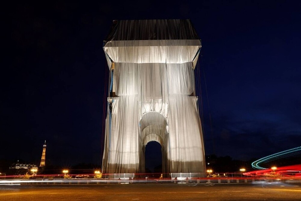 GALERIE FORO. Arcul de Triumf din Paris, învelit cu un material reciclabil. Lucrarea a costat 14 milioane de euro - Imaginea 25