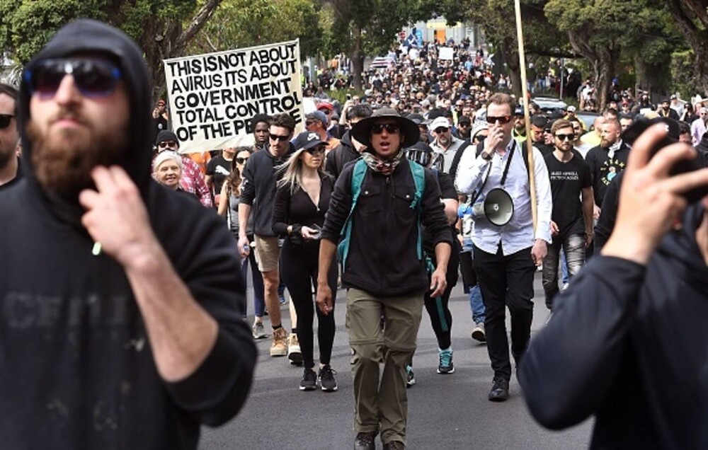 Arestări la Sydney şi Melbourne, după manifestaţii împotriva restricţiilor. Cinci polițiști au fost călcați în picioare - Imaginea 6