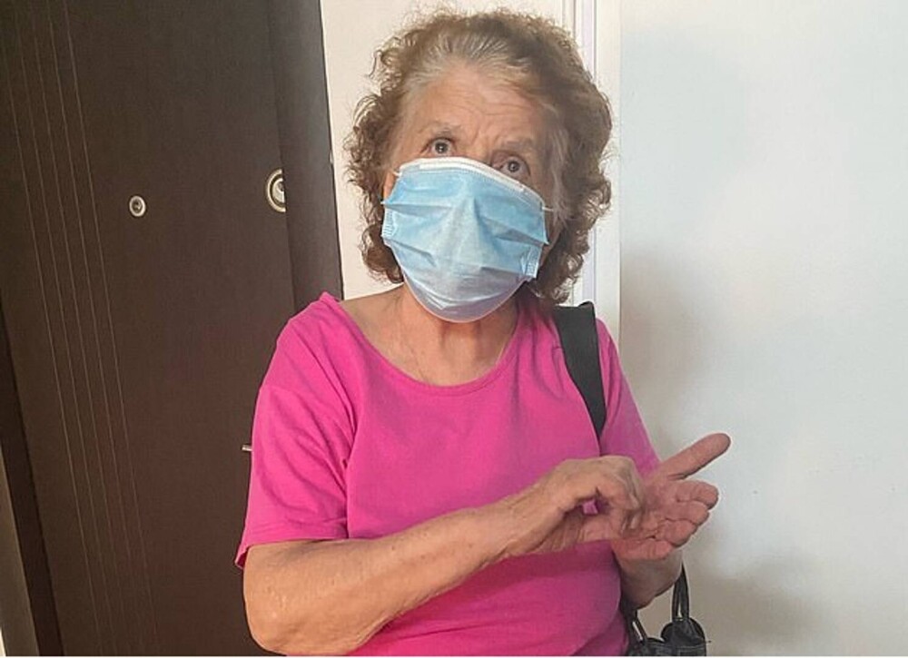 Jurnaliștii Daily Mail, de vorbă cu bunica Emmei Răducanu, “într-o zonă cunoscută drept Sectorul 2 din București” - Imaginea 1
