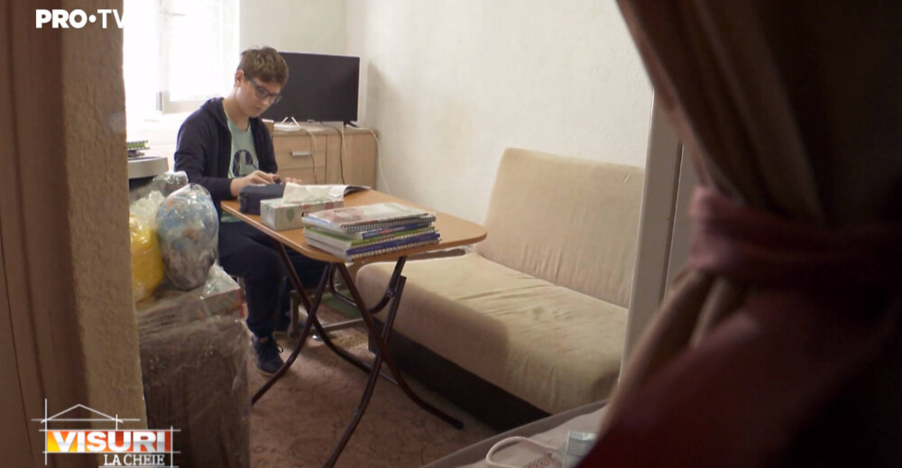„Visuri la Cheie”. Cosmin și mama lui au trăit într-o garsonieră de 12 mp, în Ferentari. Cum arată noul lor apartament - Imaginea 9