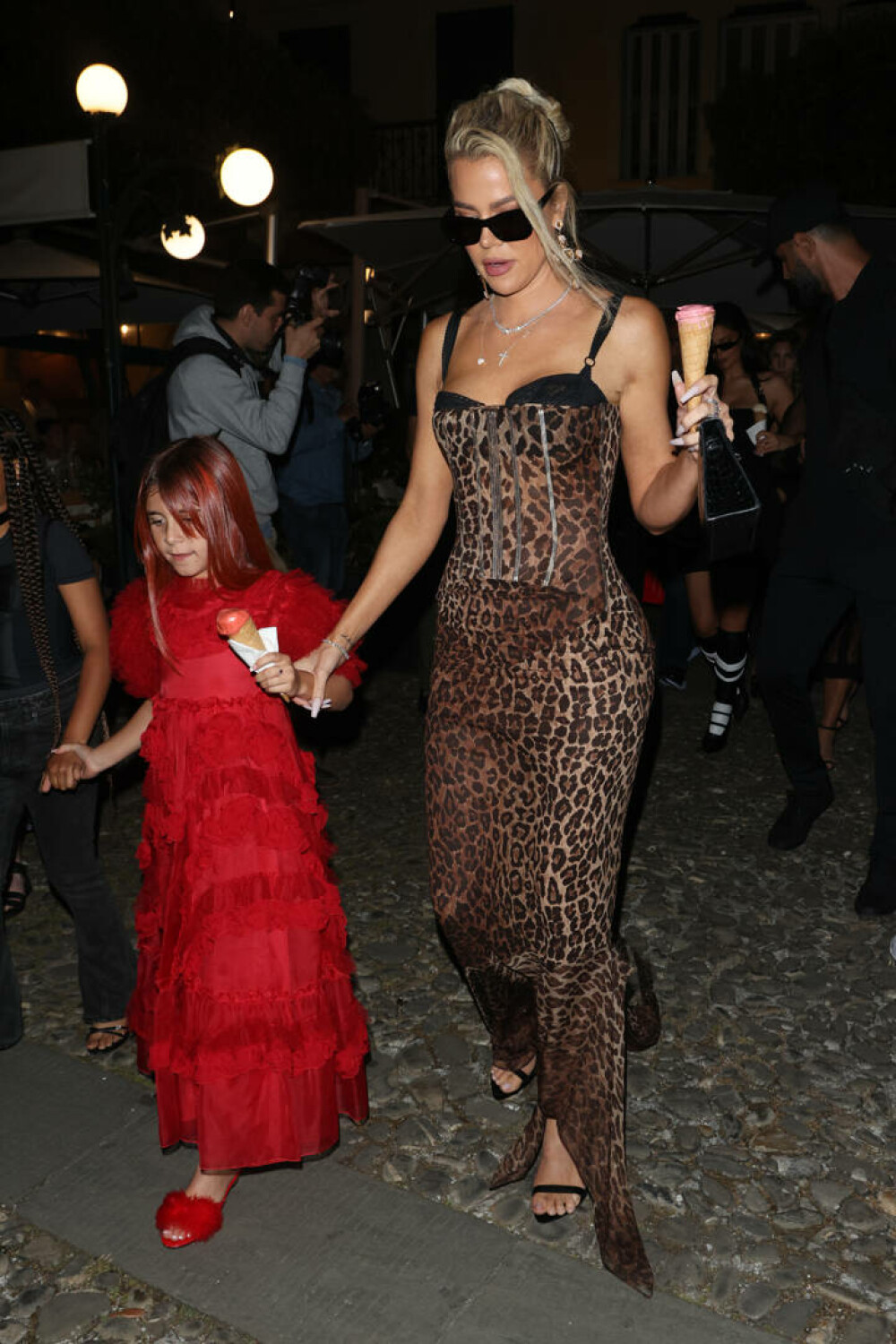 Khloe Kardashian rupe tăcerea după venirea pe lume a celui de-al doilea copil cu ajutorul unei mame surogat | GALERIE FOTO - Imaginea 9