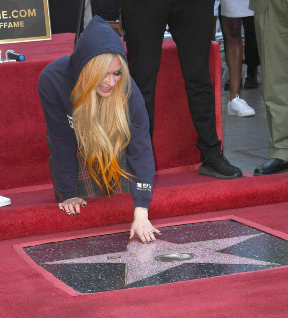 Avril Lavigne a primit o stea pe Walk of Fame din Hollywood. Modul inedit în care s-a bucurat artista. GALERIE FOTO - Imaginea 2