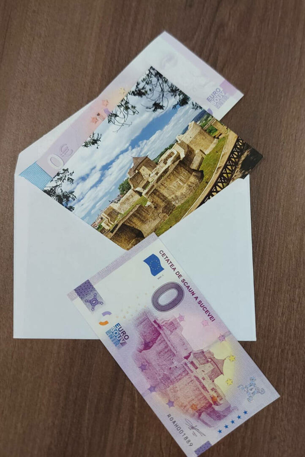Cu cât se vinde bancnota de zero euro în România. Cele cinci obiective din țară care apar pe ea - Imaginea 3