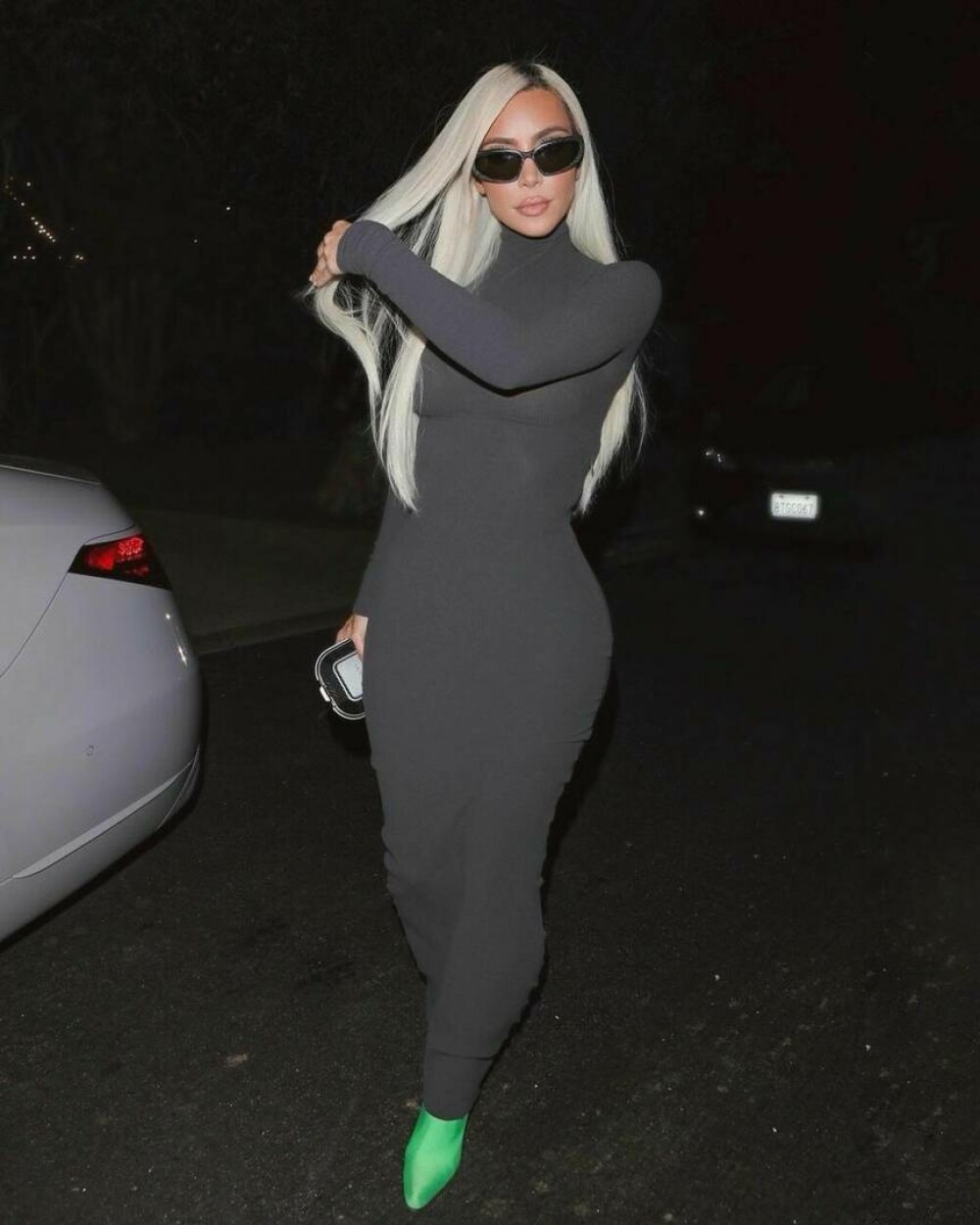 Kim Kardashian a gafat din nou. Cum și-a modificat vedeta cea mai recentă poză în Photoshop. FOTO - Imaginea 4