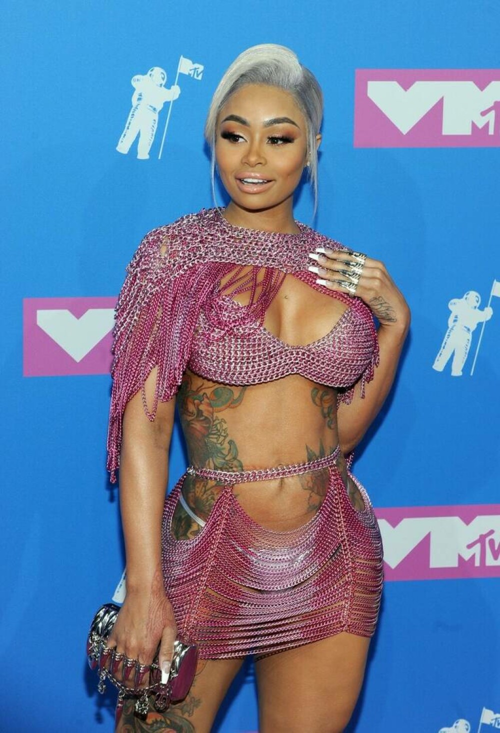 Mai mult dezbrăcate decât îmbrăcate, pe covorul roșu la MTV VMA | GALERIE FOTO - Imaginea 19
