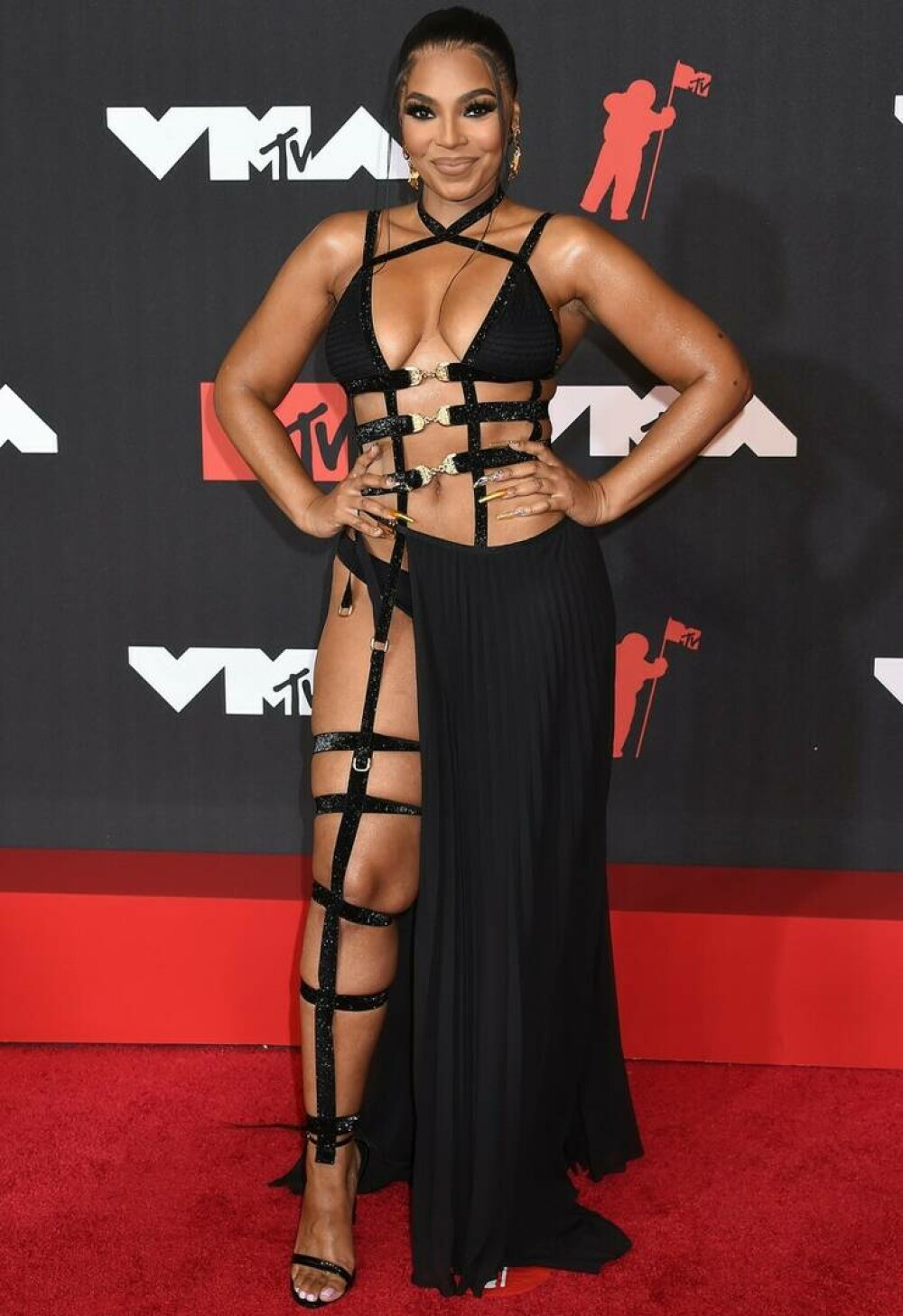 Mai mult dezbrăcate decât îmbrăcate, pe covorul roșu la MTV VMA | GALERIE FOTO - Imaginea 15