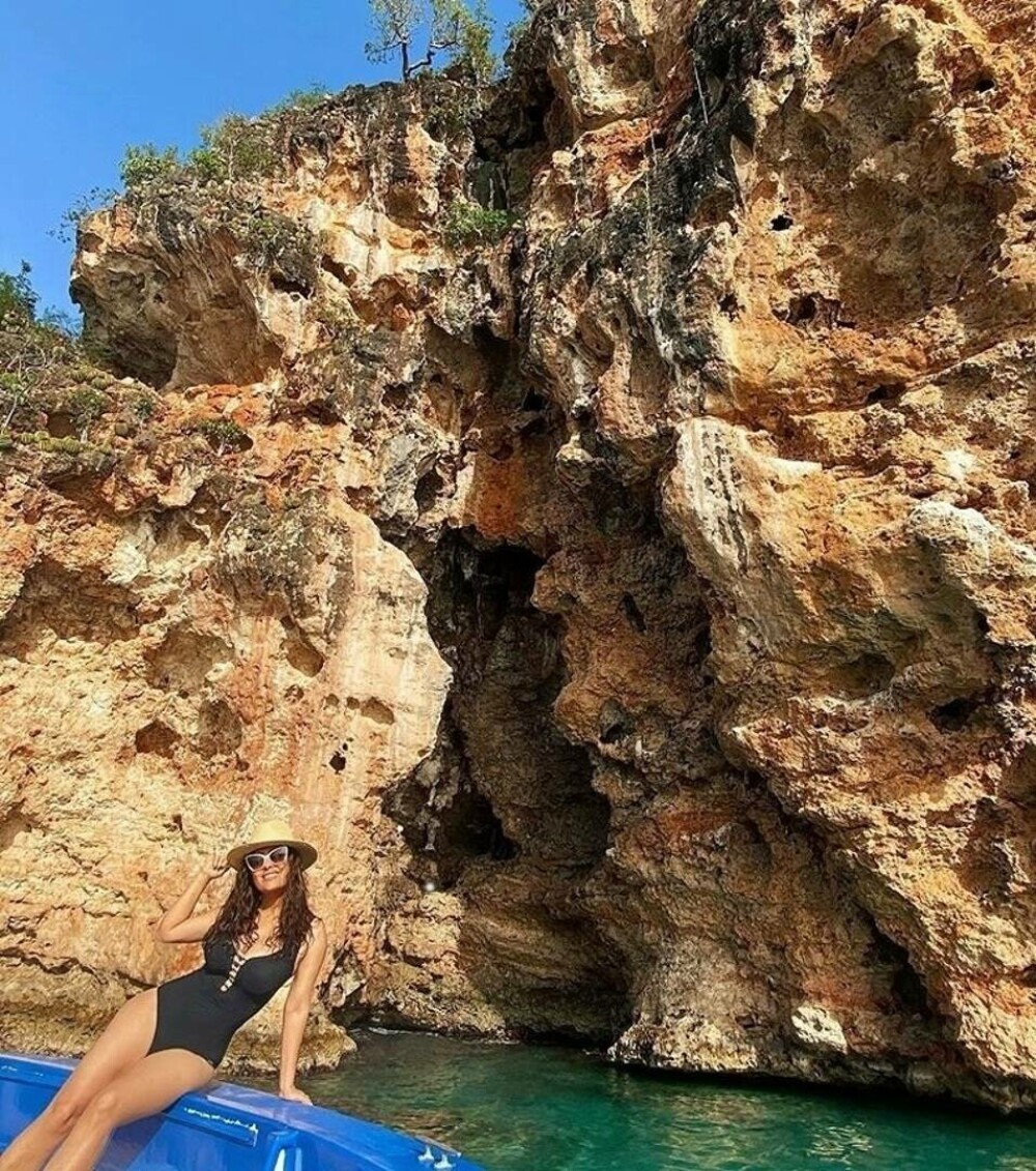 Salma Hayek, petrecere în costum de baie la împlinirea a 56 de ani | GALERIE FOTO - Imaginea 8