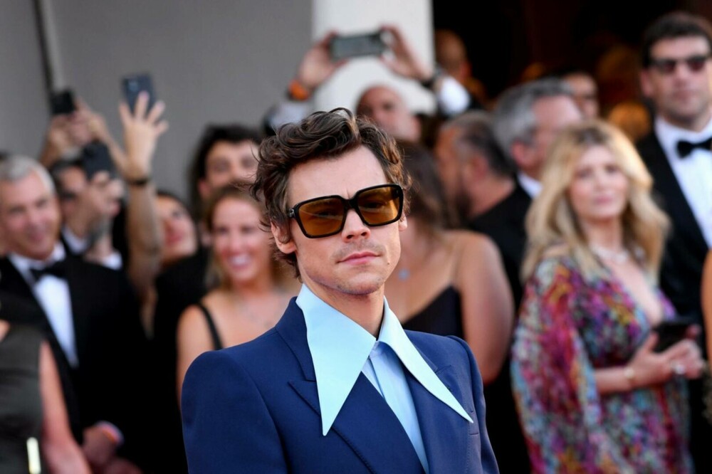 Harry Styles, întâmpinat de o mulțime de fane la Festivalul de Film de la Veneția | GALERIE FOTO - Imaginea 17