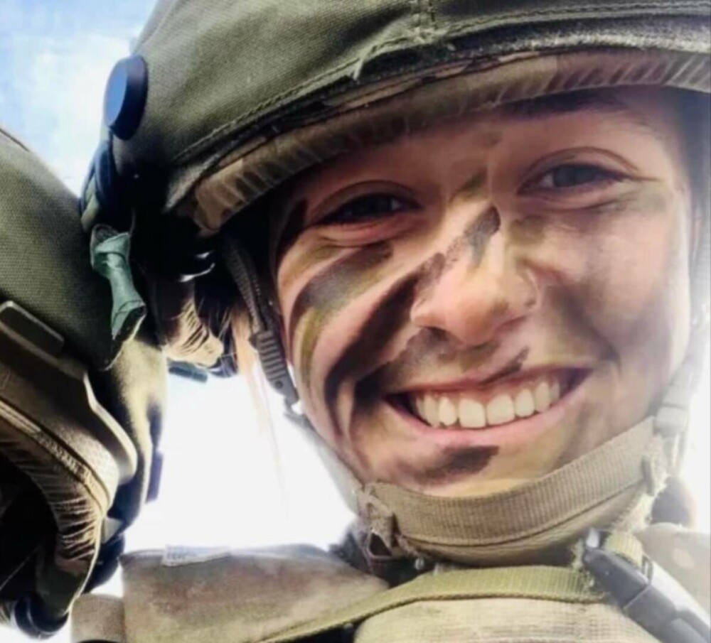 O tânără soldat a fost găsită spânzurată la dușuri, într-o unitate militară din Marea Britanie. Ce au descoperit legiștii - Imaginea 4