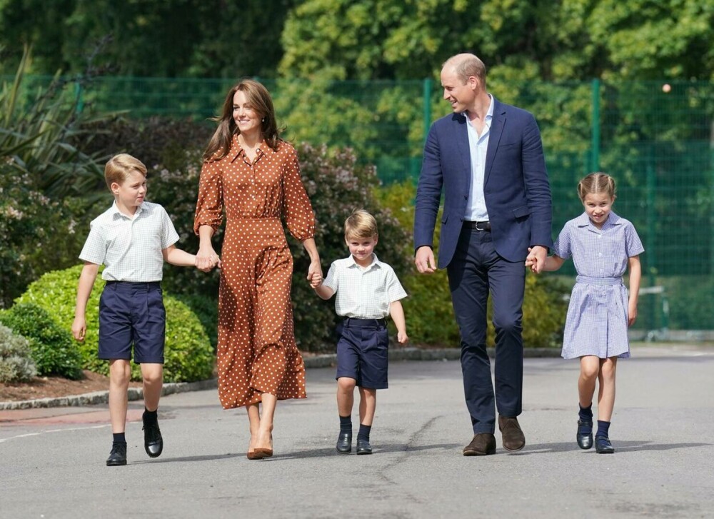 Copiii Prințului William și ai ducesei Kate Middleton au mers la noua lor școală. Cât este taxa anuală | GALERIE FOTO - Imaginea 6