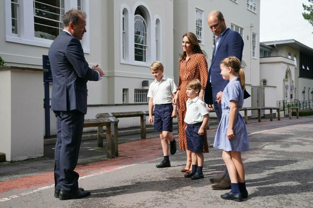 Copiii Prințului William și ai ducesei Kate Middleton au mers la noua lor școală. Cât este taxa anuală | GALERIE FOTO - Imaginea 1