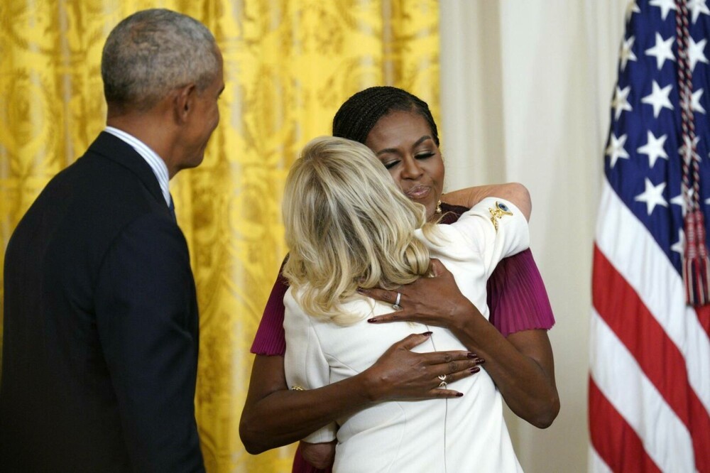 Michelle și Barack Obama, din nou la Casa Albă. Au fost dezvelite portretele lor oficiale VIDEO, GALERIE FOTO - Imaginea 11