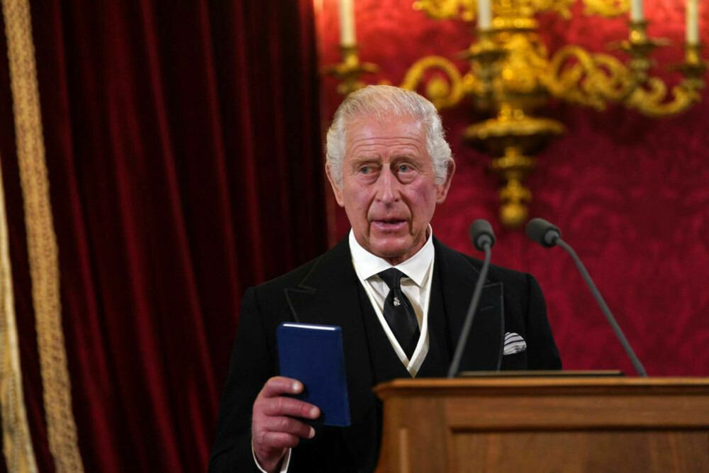 Charles al III-lea a fost proclamat oficial rege, într-o ceremonie istorică: 
