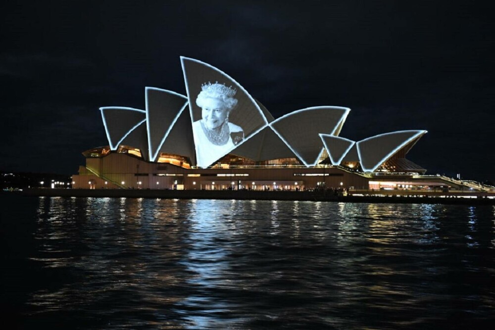 Portretul reginei Elisabeta a II-a, proiectat pe Opera din Sydney, una din cele mai celebre clădiri din lume | GALERIE FOTO - Imaginea 1