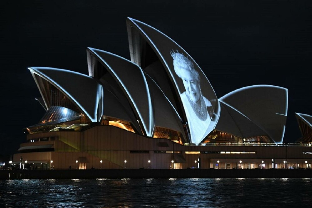Portretul reginei Elisabeta a II-a, proiectat pe Opera din Sydney, una din cele mai celebre clădiri din lume | GALERIE FOTO - Imaginea 2