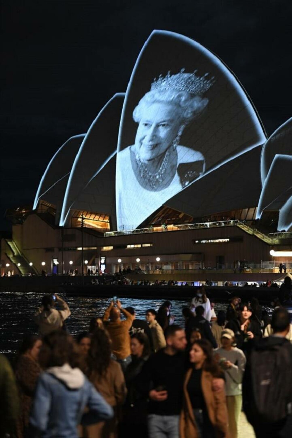 Portretul reginei Elisabeta a II-a, proiectat pe Opera din Sydney, una din cele mai celebre clădiri din lume | GALERIE FOTO - Imaginea 9