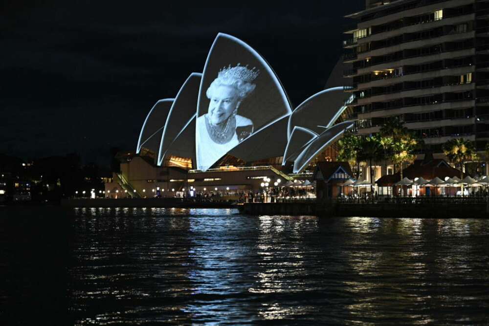 Portretul reginei Elisabeta a II-a, proiectat pe Opera din Sydney, una din cele mai celebre clădiri din lume | GALERIE FOTO - Imaginea 14