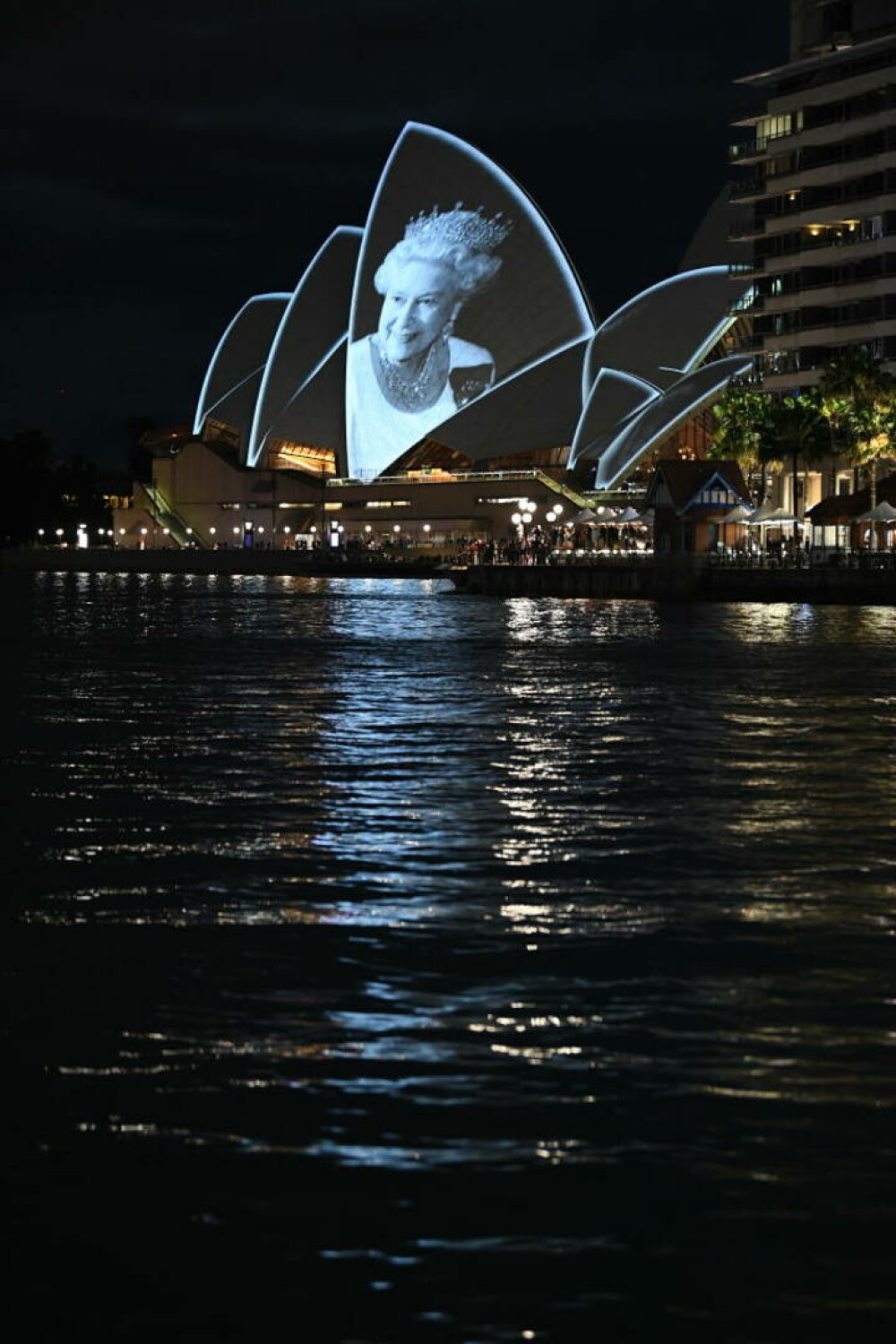 Portretul reginei Elisabeta a II-a, proiectat pe Opera din Sydney, una din cele mai celebre clădiri din lume | GALERIE FOTO - Imaginea 20