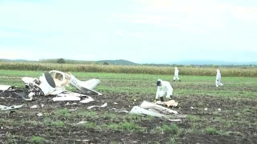 Filmul accidentului aviatic în care au murit Bogdan Adomniței și Marcel Iliese. Ar fi fost găsiți după 3 ore de la tragedie - Imaginea 6