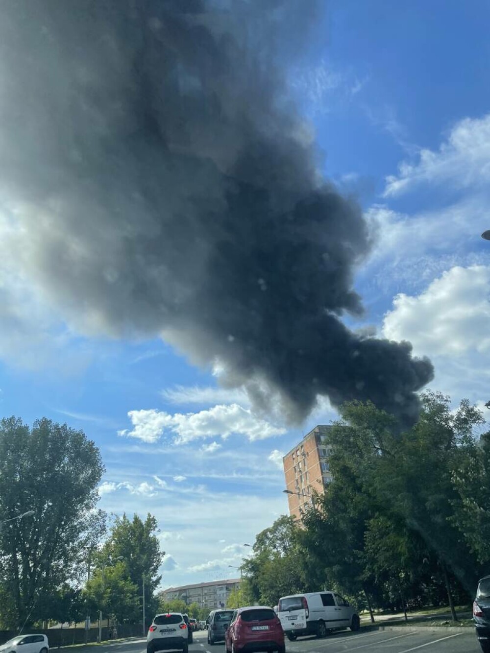 Incendiu la un bloc din apropierea Stadionului „Dan Păltinişanu”, din Timișoara. O butelie a explodat VIDEO - Imaginea 5