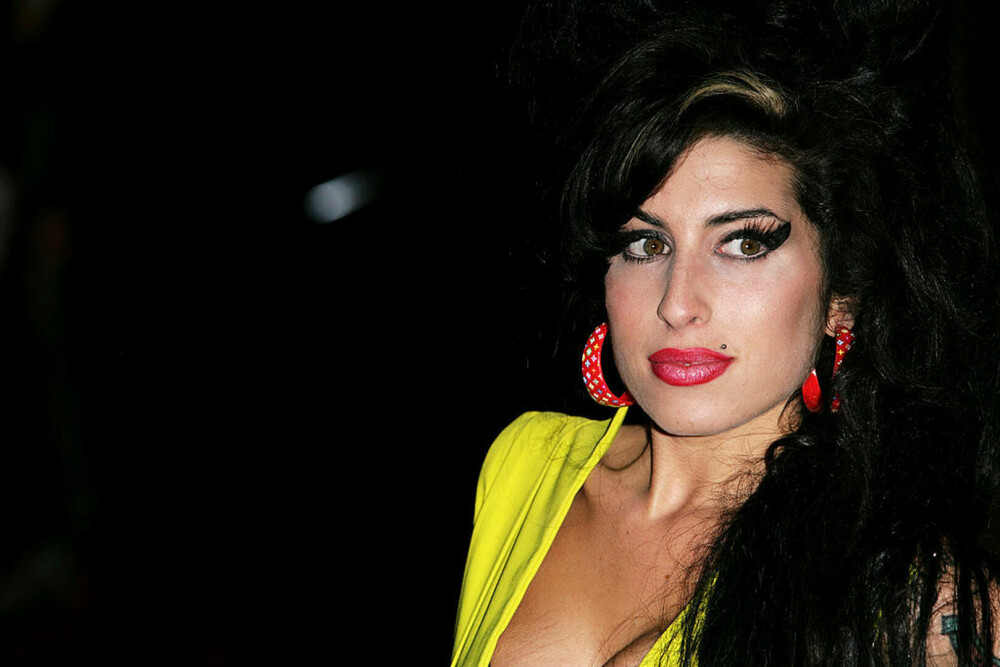 Imagini de colecție cu Amy Winehouse. Cântăreața ar fi împlinit astăzi 40 de ani | FOTO - Imaginea 9