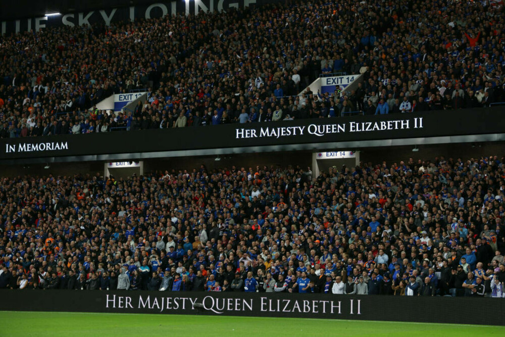 Fanii lui Celtic și-au bătut joc de moartea reginei Elisabeta cu bannere jignitoare, în Liga Campionilor | GALERIE FOTO - Imaginea 5