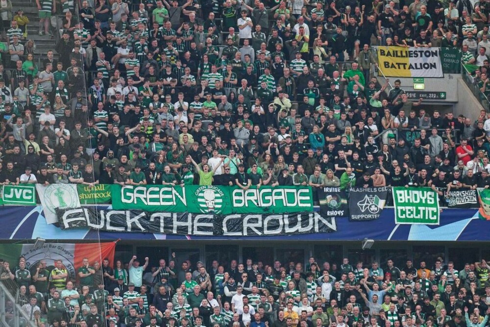 Fanii lui Celtic și-au bătut joc de moartea reginei Elisabeta cu bannere jignitoare, în Liga Campionilor | GALERIE FOTO - Imaginea 2