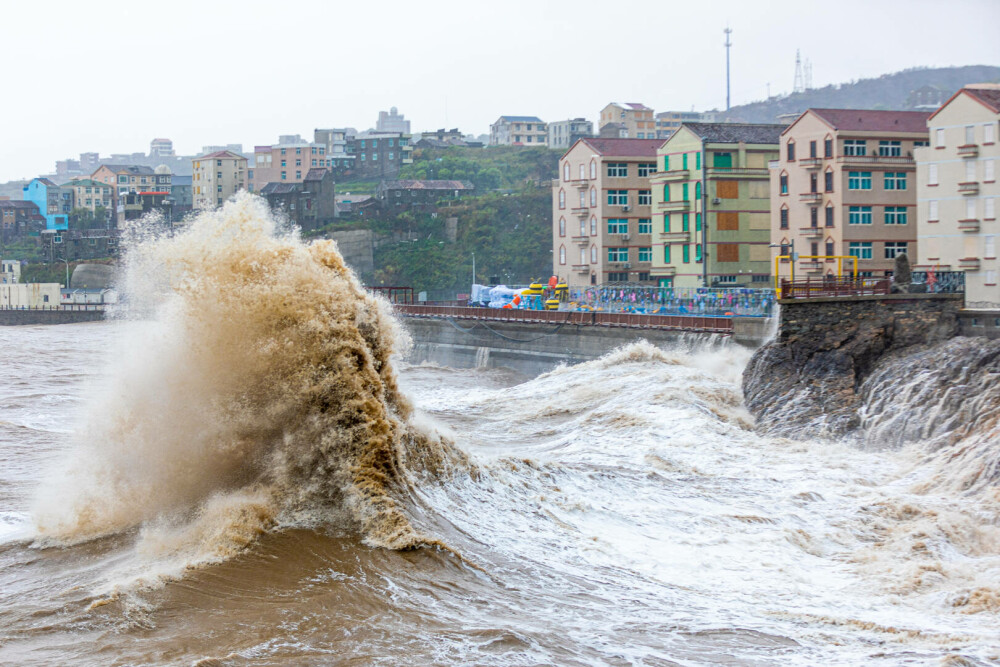 Taifunul Muifa a lovit China. Peste un milion de persoane, evacuate | GALERIE FOTO - Imaginea 20