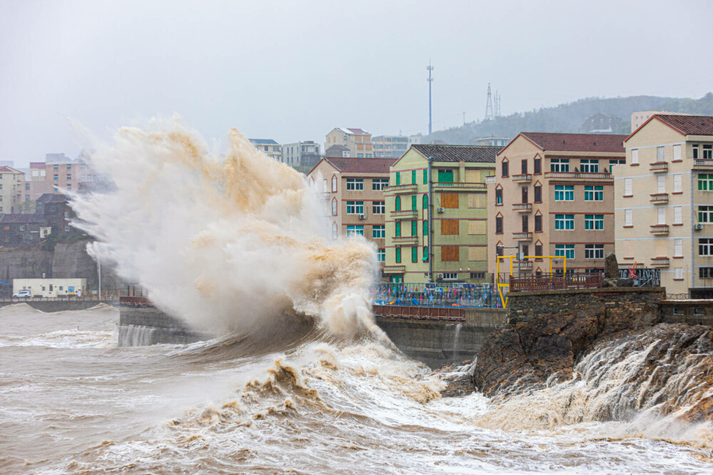 Taifunul Muifa a lovit China. Peste un milion de persoane, evacuate | GALERIE FOTO - Imaginea 16