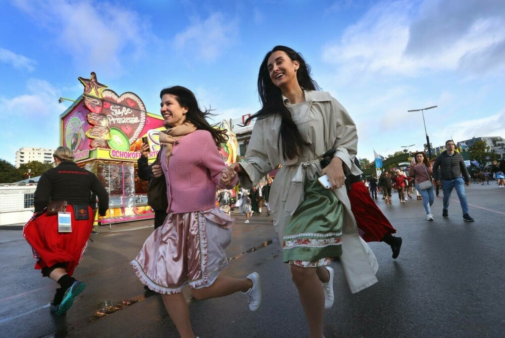 Festivalul berii „Oktoberfest” revine în Munchen după o pauză de doi ani | GALERIE FOTO - Imaginea 3