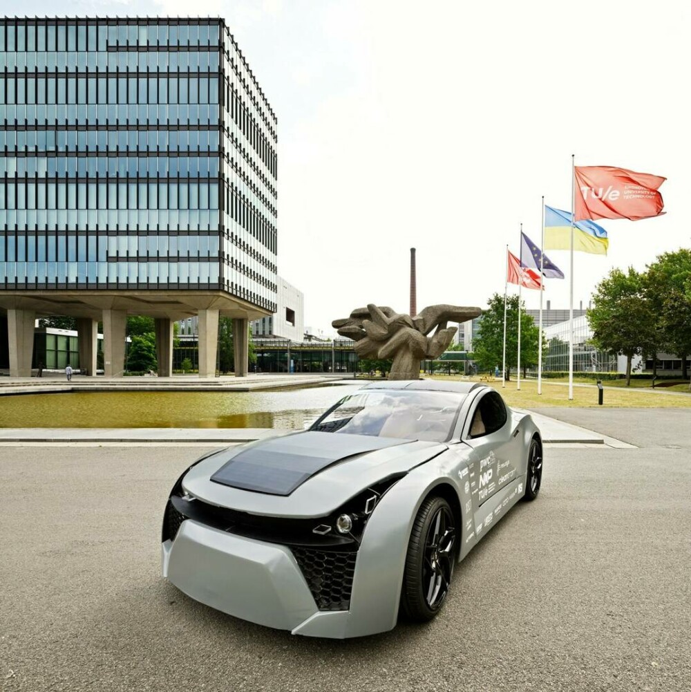 Cum arată mașina care absoarbe mai mult carbon decât produce. Toate piesele sunt imprimate 3D GALERIE FOTO - Imaginea 10