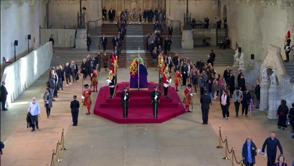 Joe Biden, Olena Zelenska şi Ursula von der Leyen, la Westminster Hall pentru a-i aduce omagiu reginei | VIDEO - Imaginea 5