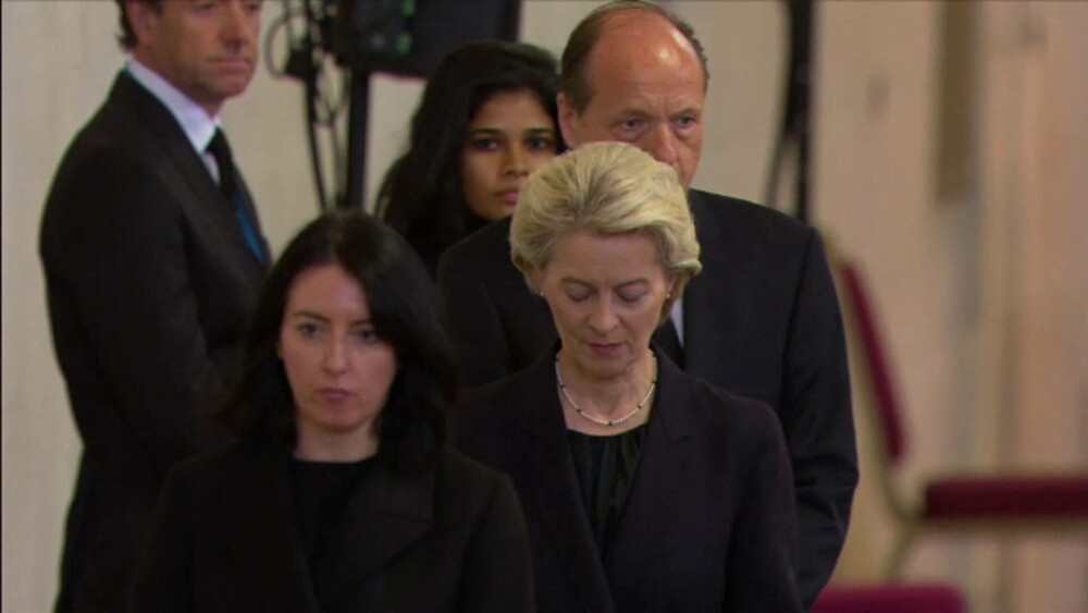 Joe Biden, Olena Zelenska şi Ursula von der Leyen, la Westminster Hall pentru a-i aduce omagiu reginei | VIDEO - Imaginea 8