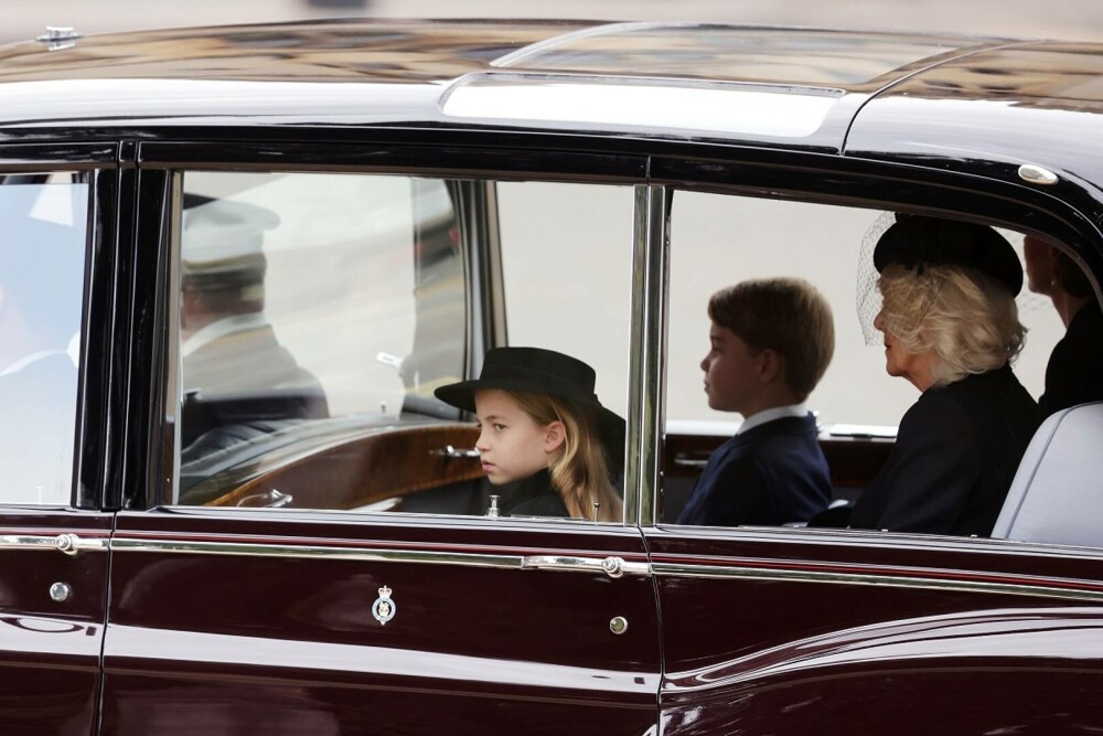 Primele imagini cu membrii Familiei Regale la înmormântarea reginei Elisabeta a II-a – GALERIE FOTO - Imaginea 10