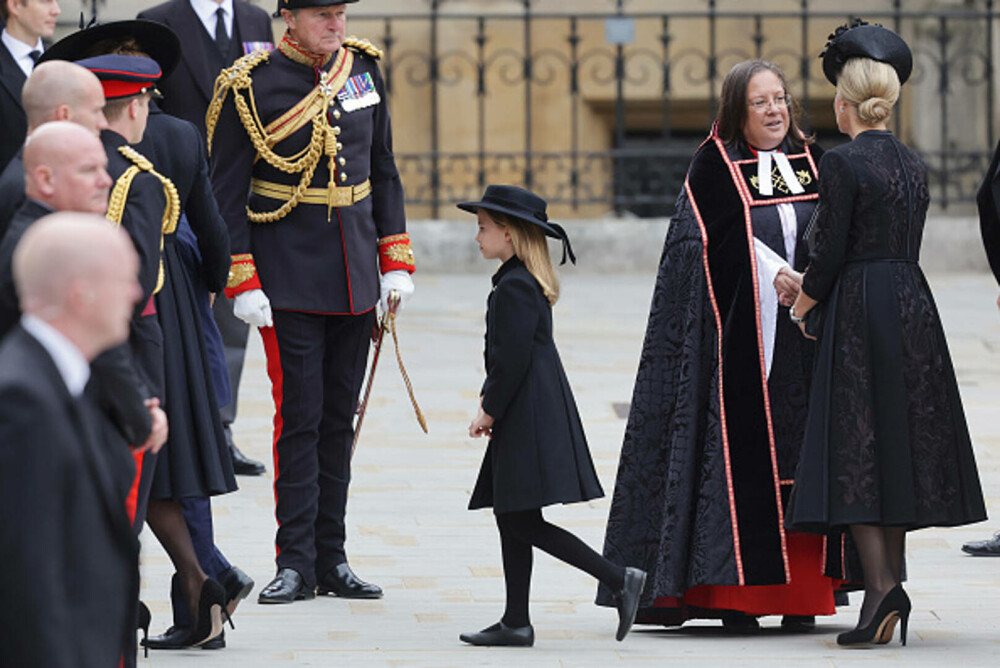 Prinţul George şi prinţesa Charlotte, la înmormântarea străbunicii lor, Regina Elisabeta a II-a | FOTO - Imaginea 15